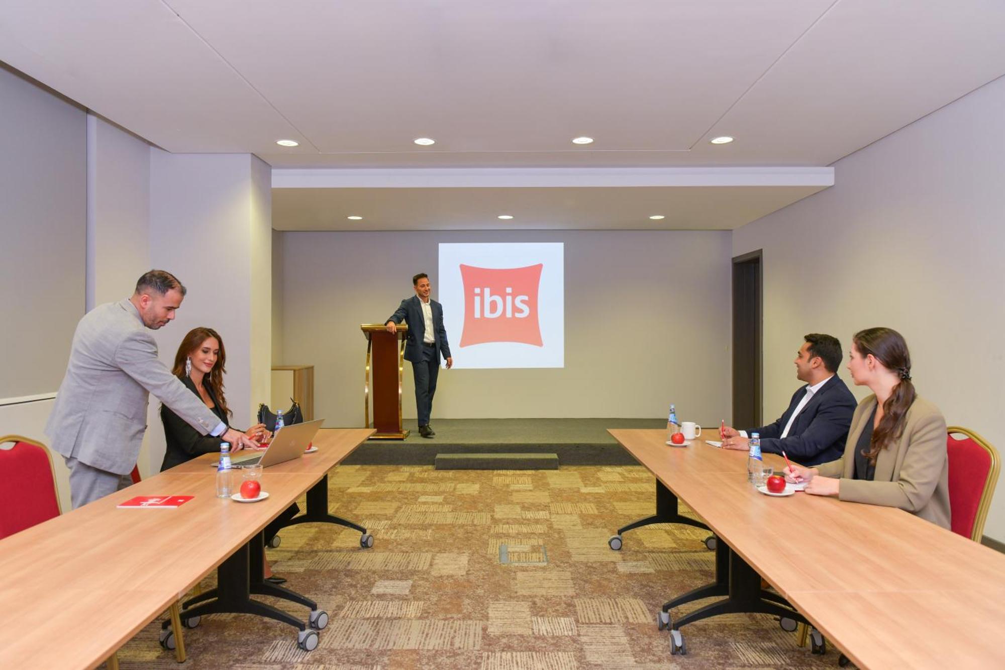 Ibis Doha Hotel Exterior foto